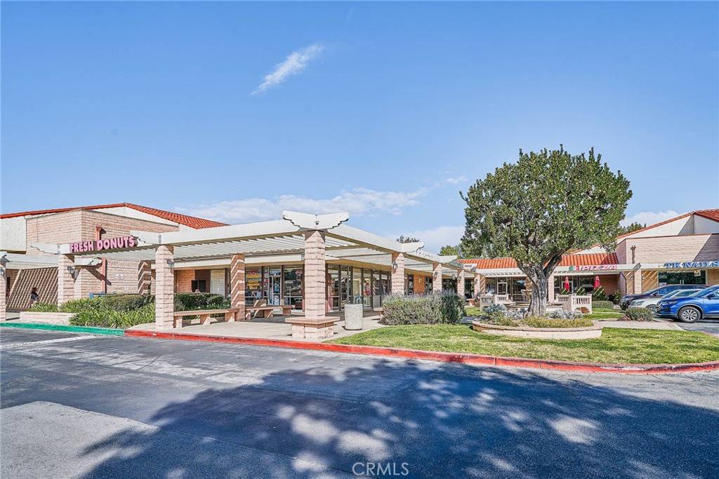 Thousand Oaks, CA 91360,413 E AVENIDA DE LOS ARBOLES
