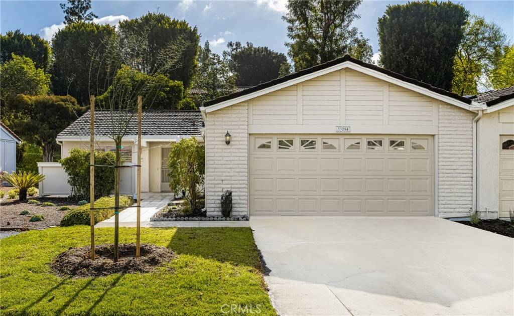 Laguna Woods, CA 92637,3325 Via Carrizo #A
