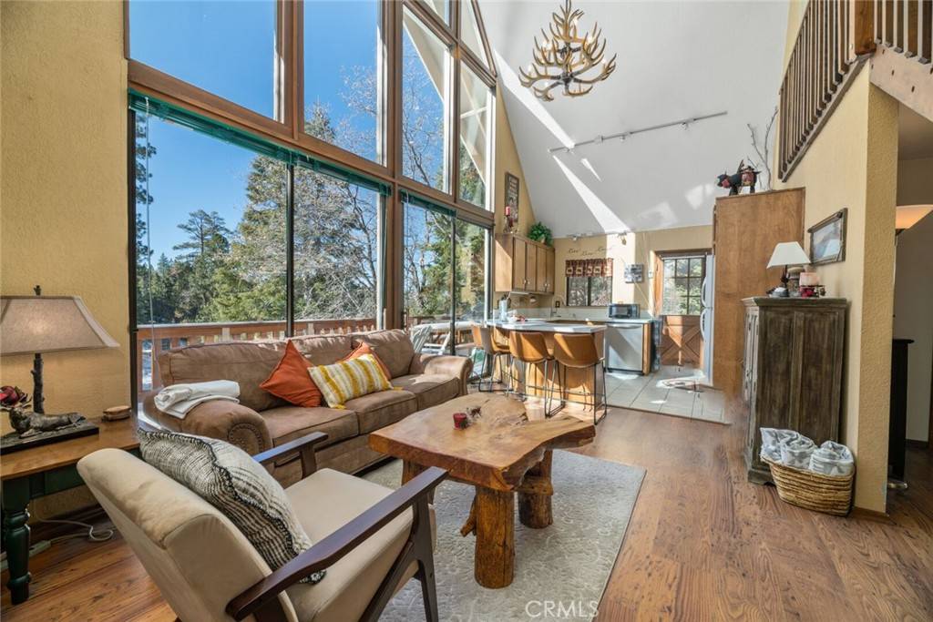 Big Bear Lake, CA 92315,43390 Bow Canyon RD