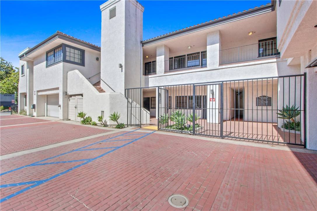 Santa Ana, CA 92701,1611 E 4th ST #200 B