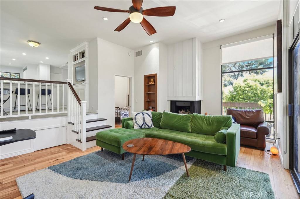 Long Beach, CA 90803,7228 Marina Pacifica DR S