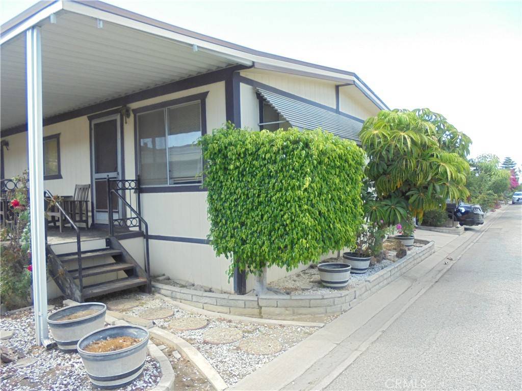 Rancho Dominguez, CA 90220,2601 E Victoria #83