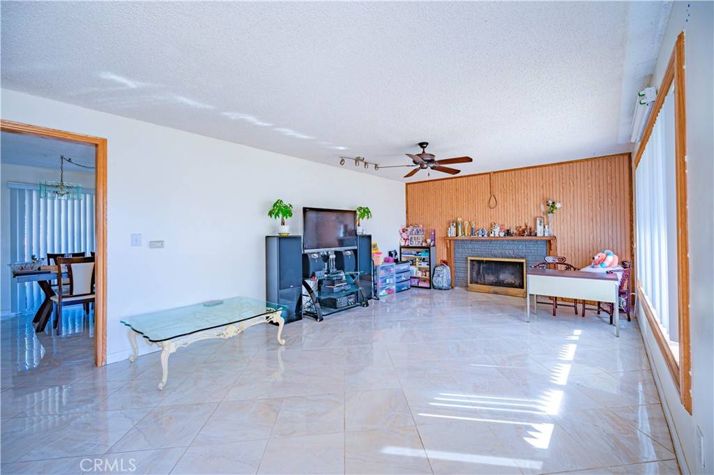 Huntington Beach, CA 92647,15882 Pilgrim CIR
