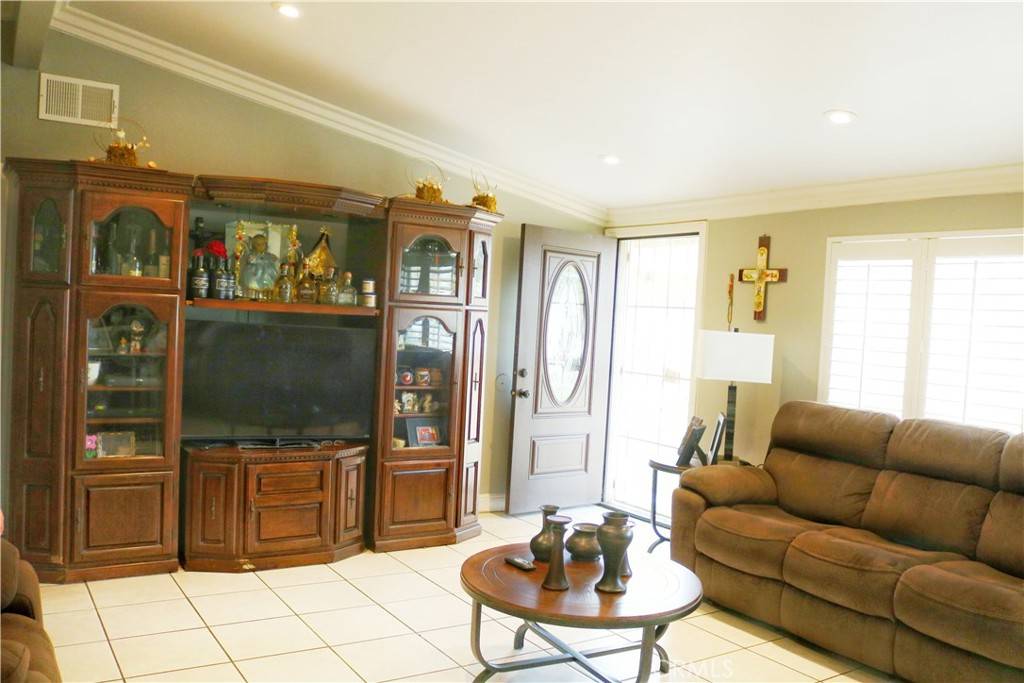 Santa Ana, CA 92704,4209 W Roberts DR
