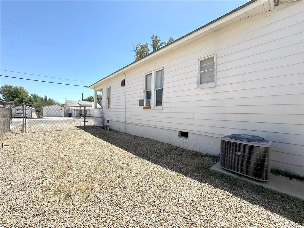 Needles, CA 92363,136 N K ST