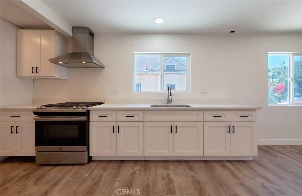 Santa Ana, CA 92703,1622 1624 W 2nd ST