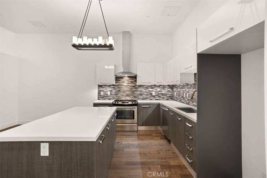Long Beach, CA 90802,433 Pine AVE #304