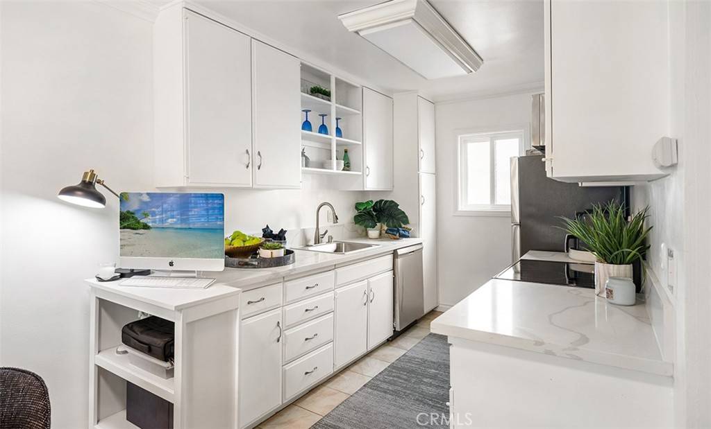 Orange, CA 92868,611 S La Veta Park CIR #125
