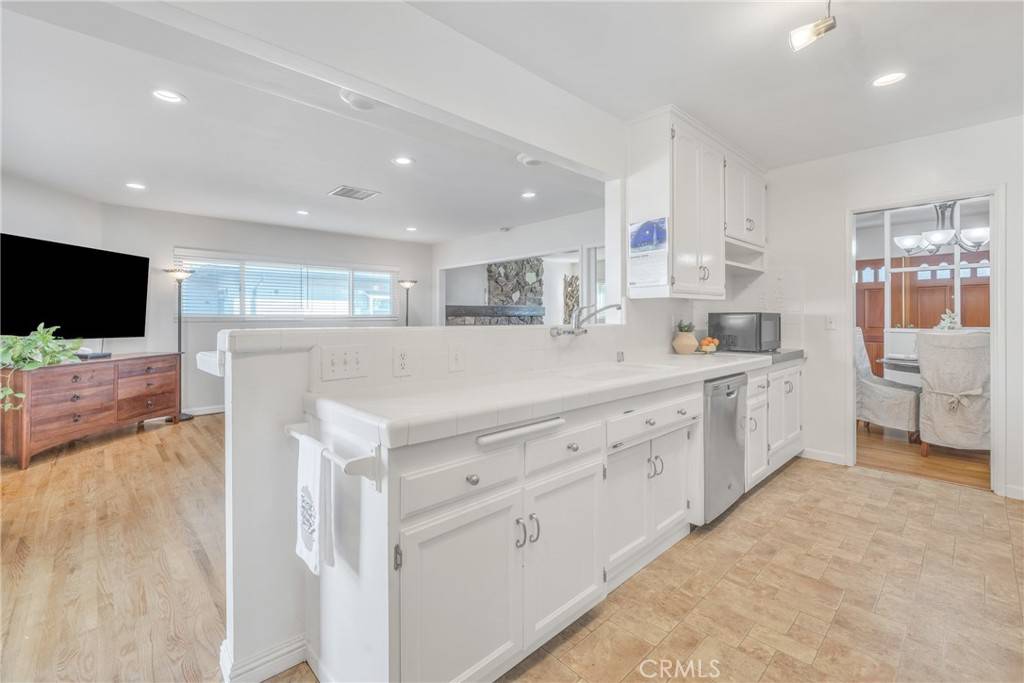 Long Beach, CA 90808,6731 E Coralite ST
