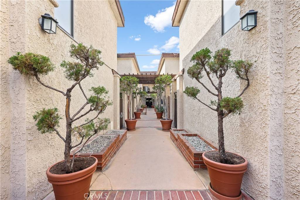 Panorama City, CA 91402,9210 Van Nuys BLVD #15
