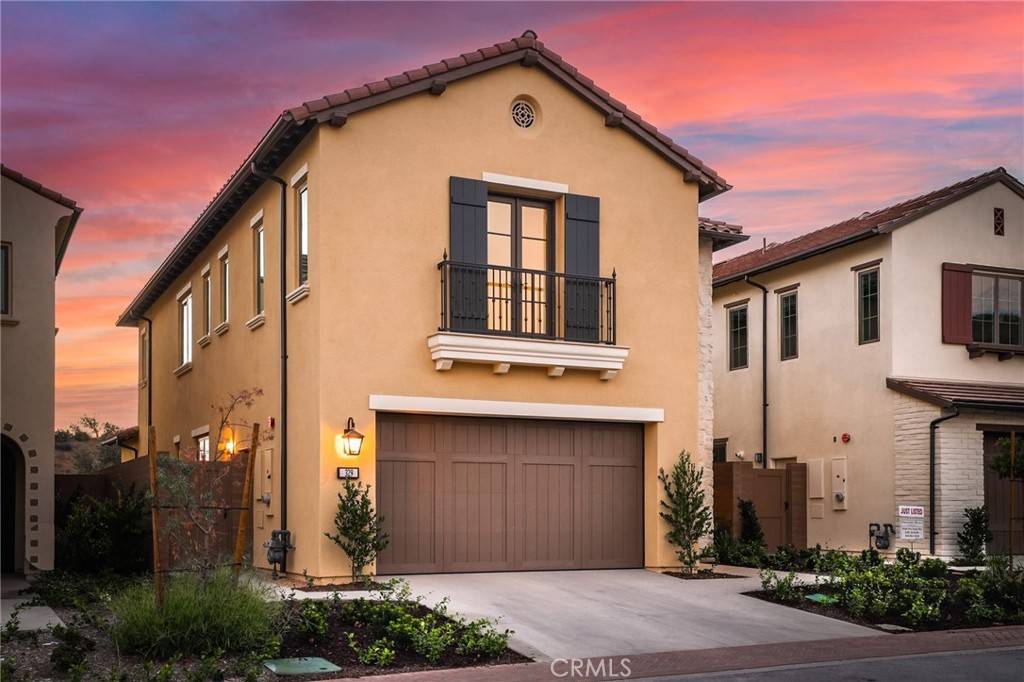 Irvine, CA 92602,329 Paradiso