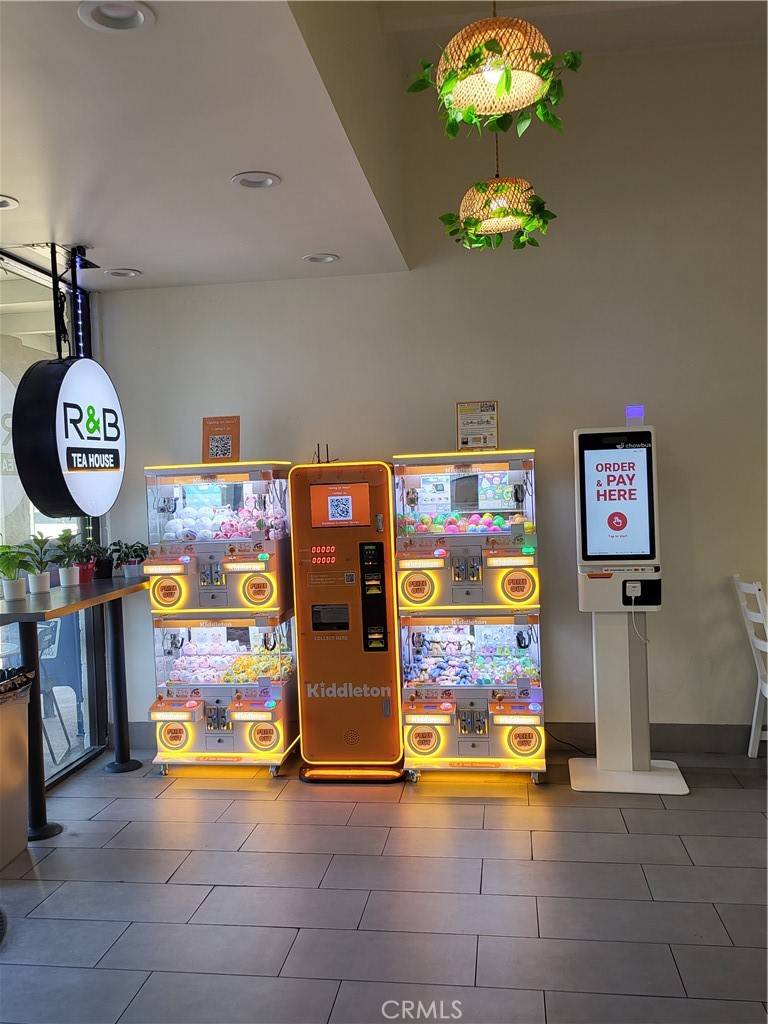 La Mirada, CA 90638,12764 La Mirada BLVD