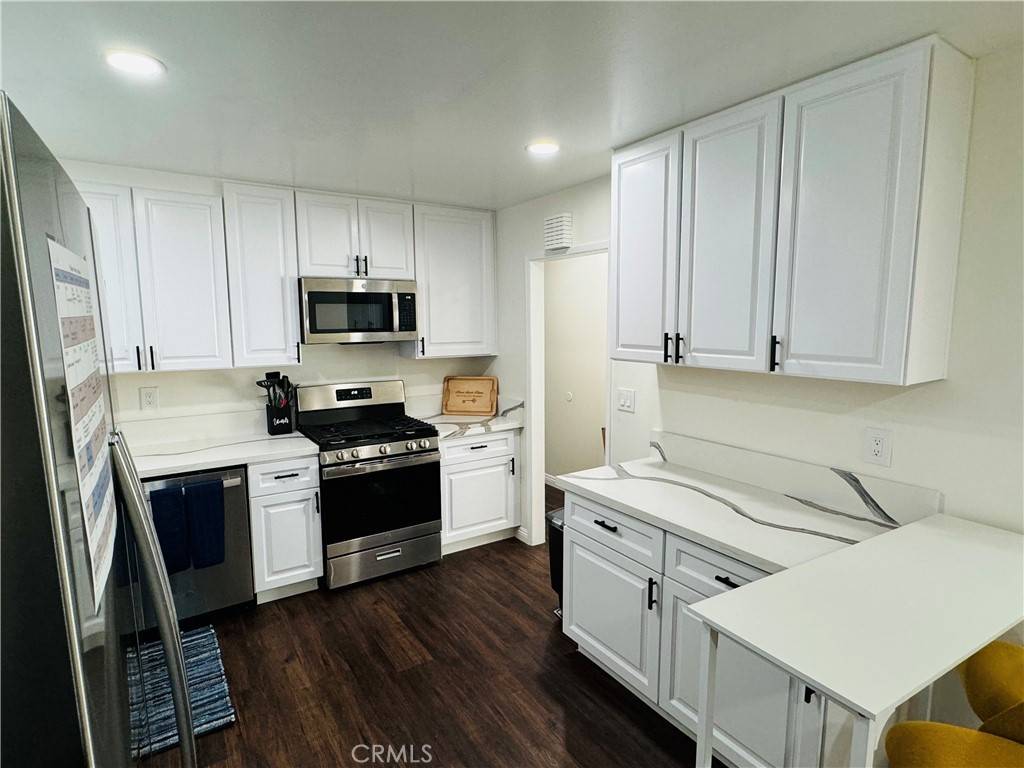 Fullerton, CA 92833,4231 W Hill AVE