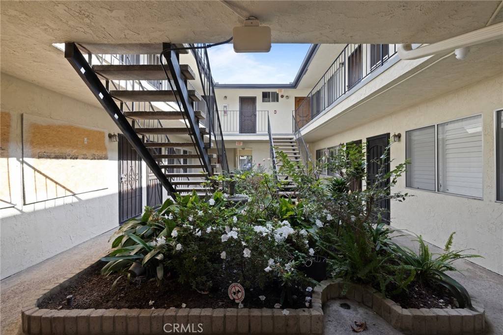 Long Beach, CA 90814,360 Gladys AVE #3
