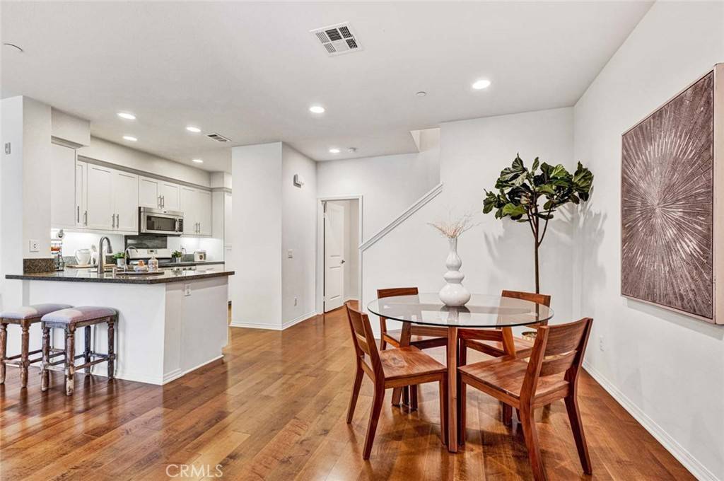 Tustin, CA 92782,1442 Georgia ST