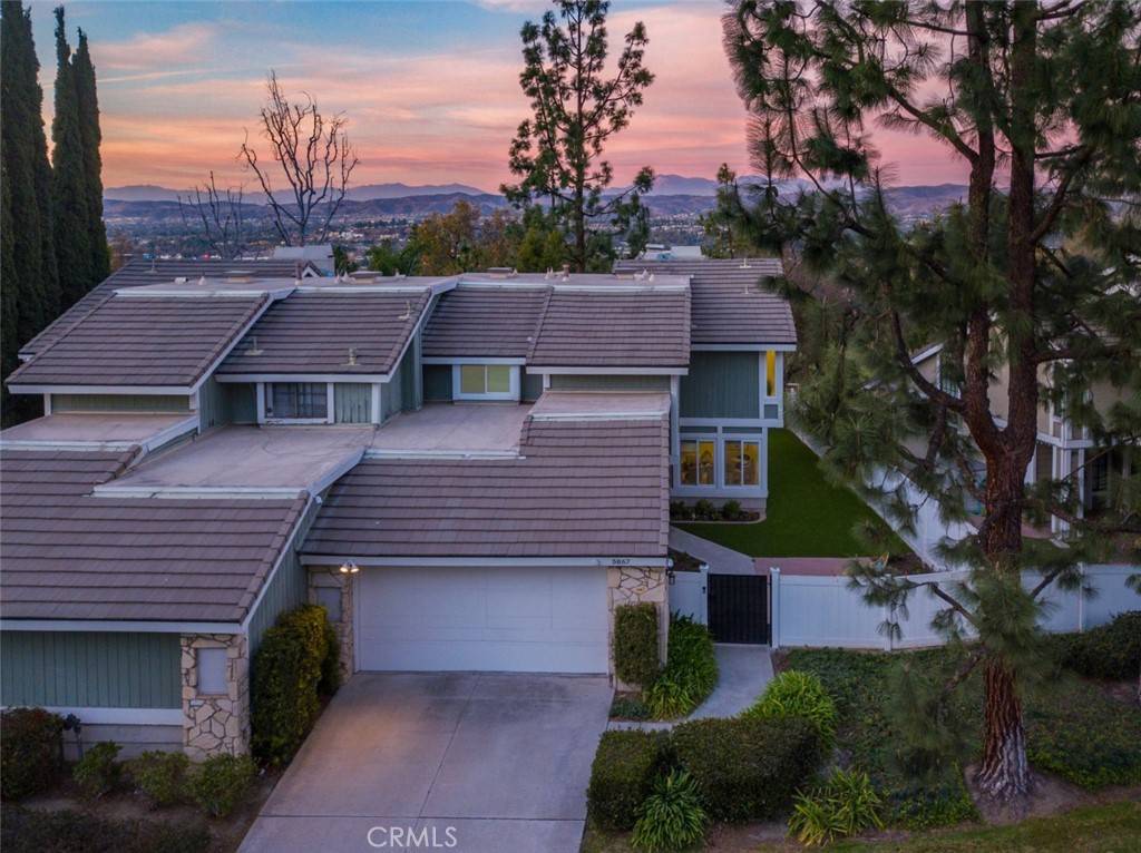 Anaheim Hills, CA 92807,5867 E MOUNTAIN LOOP TRL #11