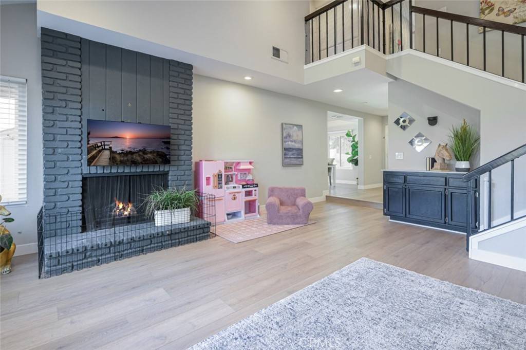 Anaheim Hills, CA 92807,5867 E MOUNTAIN LOOP TRL #11