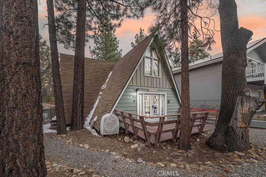 Sugarloaf, CA 92386,617 Highland LN
