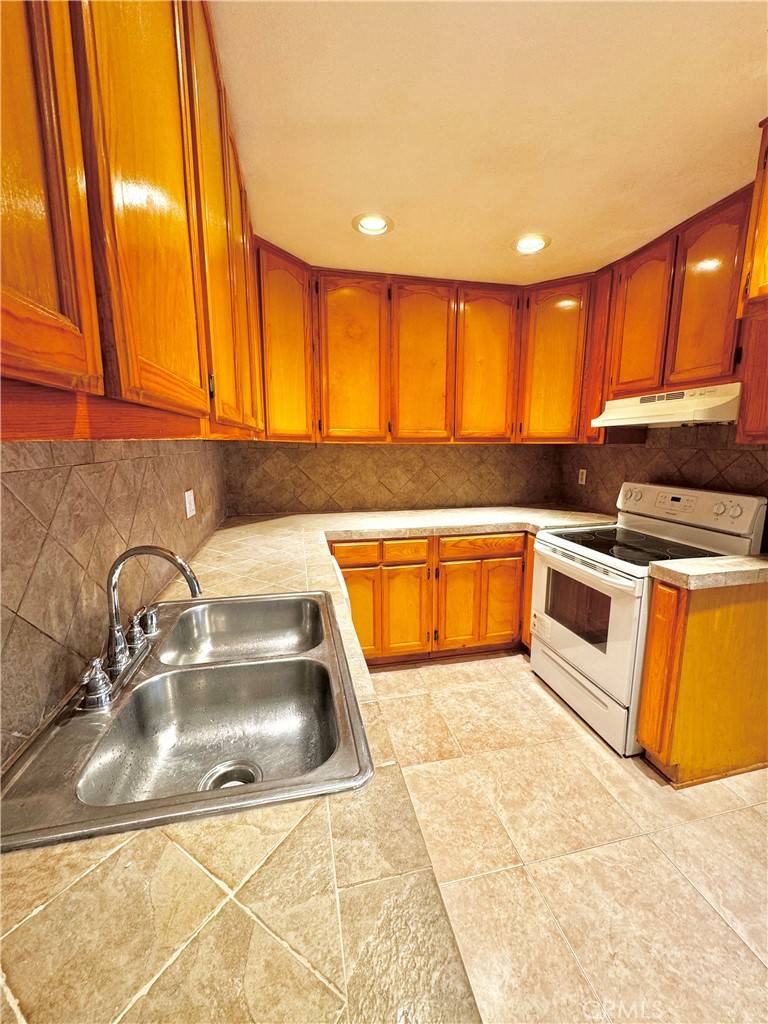 Placentia, CA 92870,212 S Kraemer BLVD #908