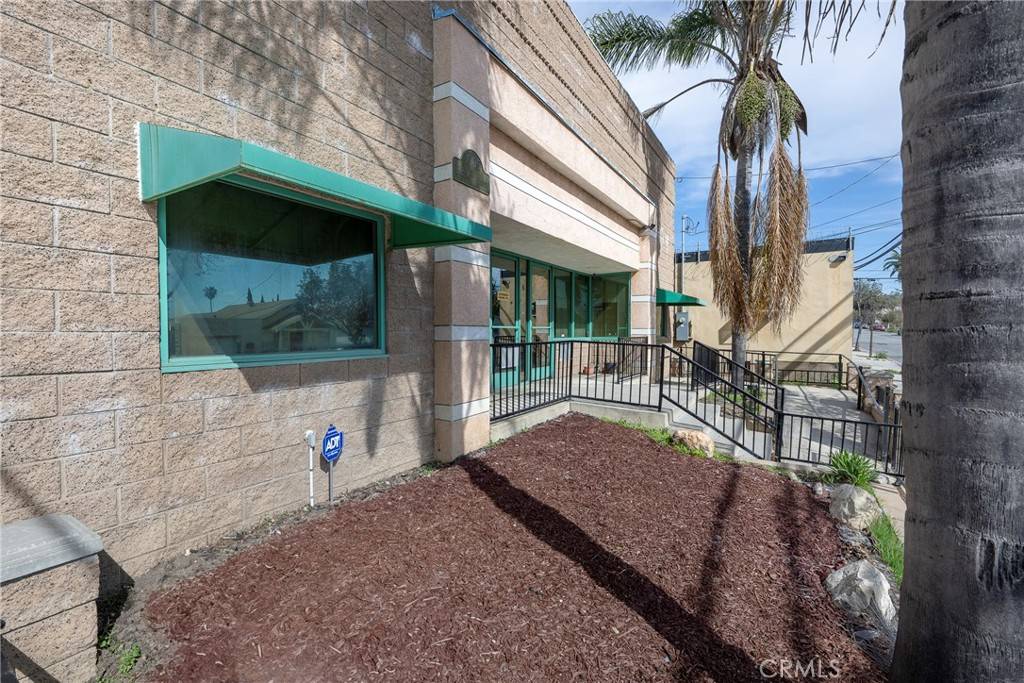 Signal Hill, CA 90755,1005 E Burnett ST