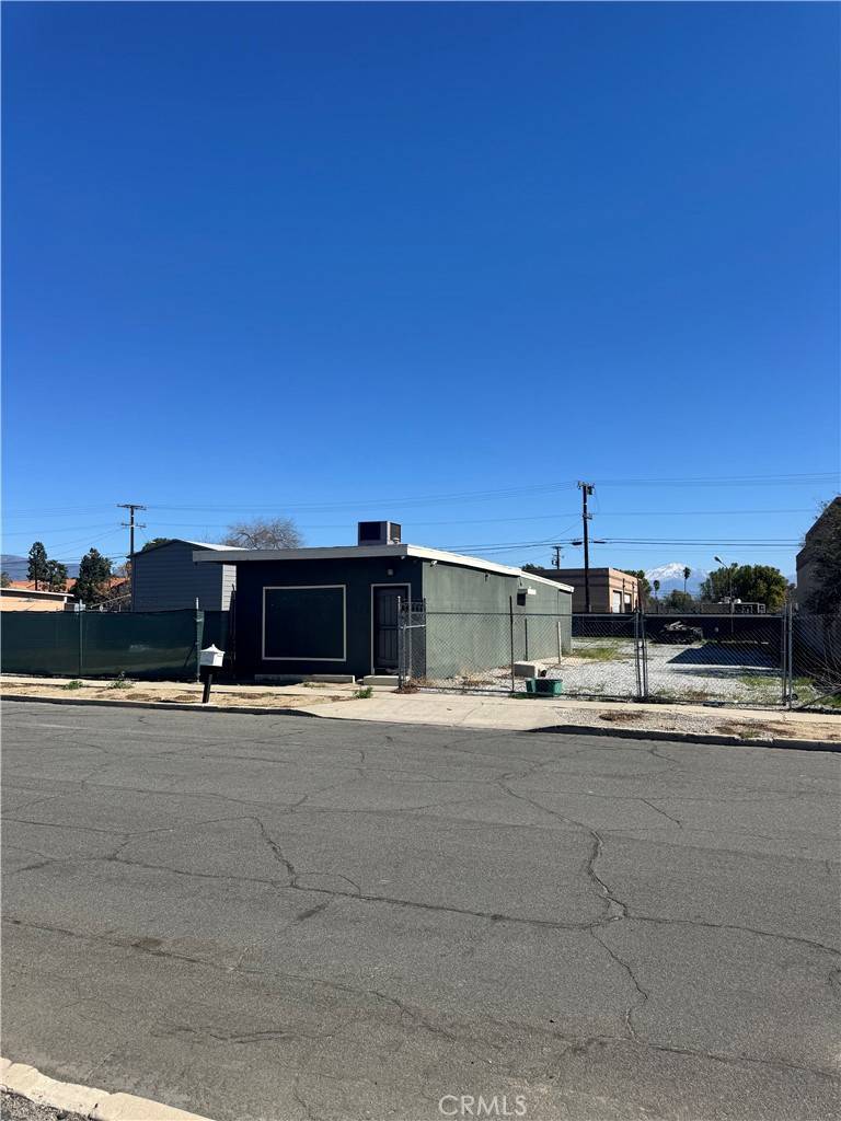Rialto, CA 92376,223 S Olive AVE