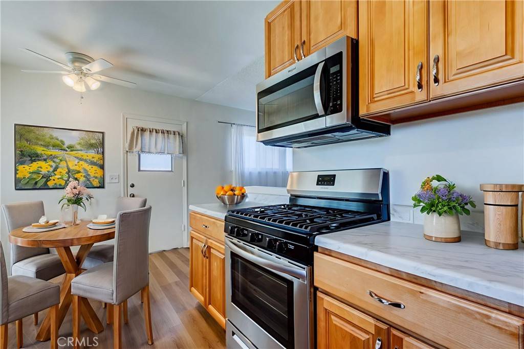 Westminster, CA 92683,5561 Edita AVE