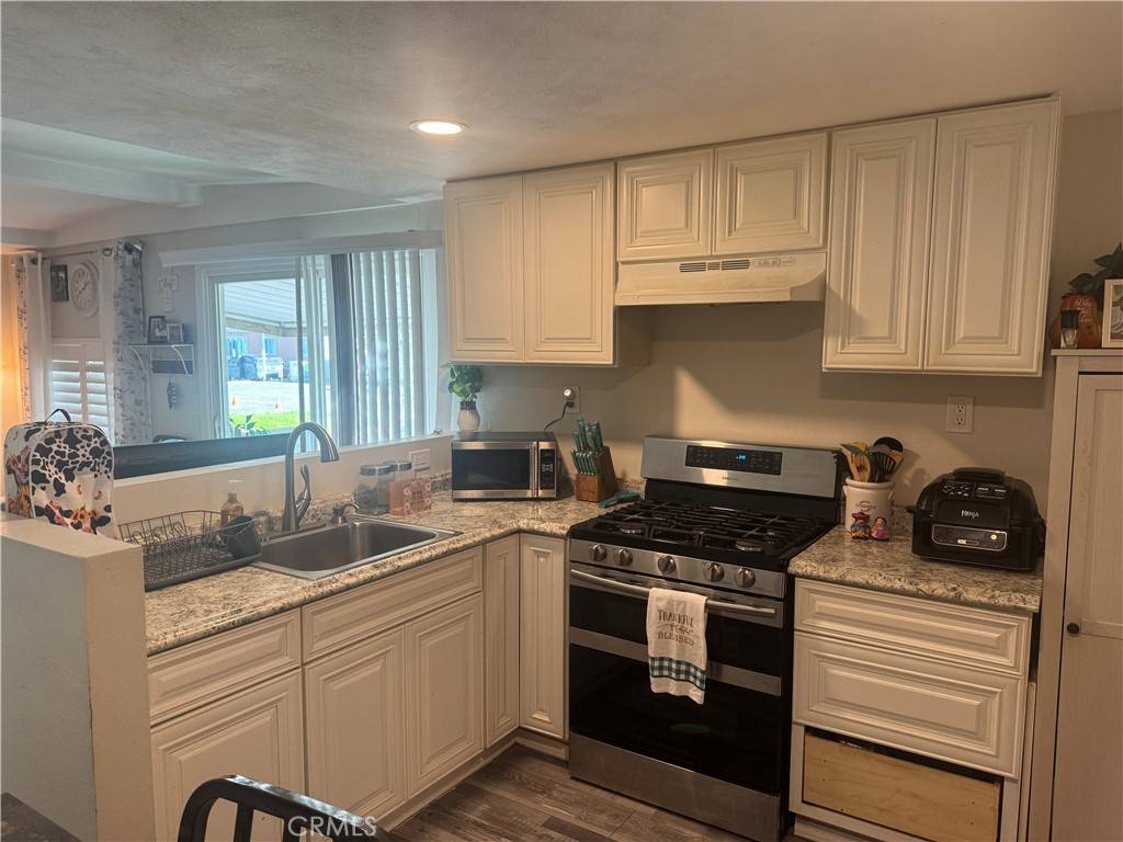 Fontana, CA 92335,17333 Valley BLVD #65