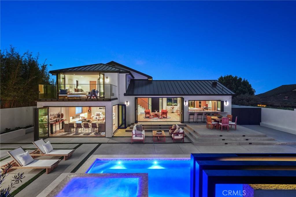 Corona Del Mar, CA 92625,919 Sandcastle DR
