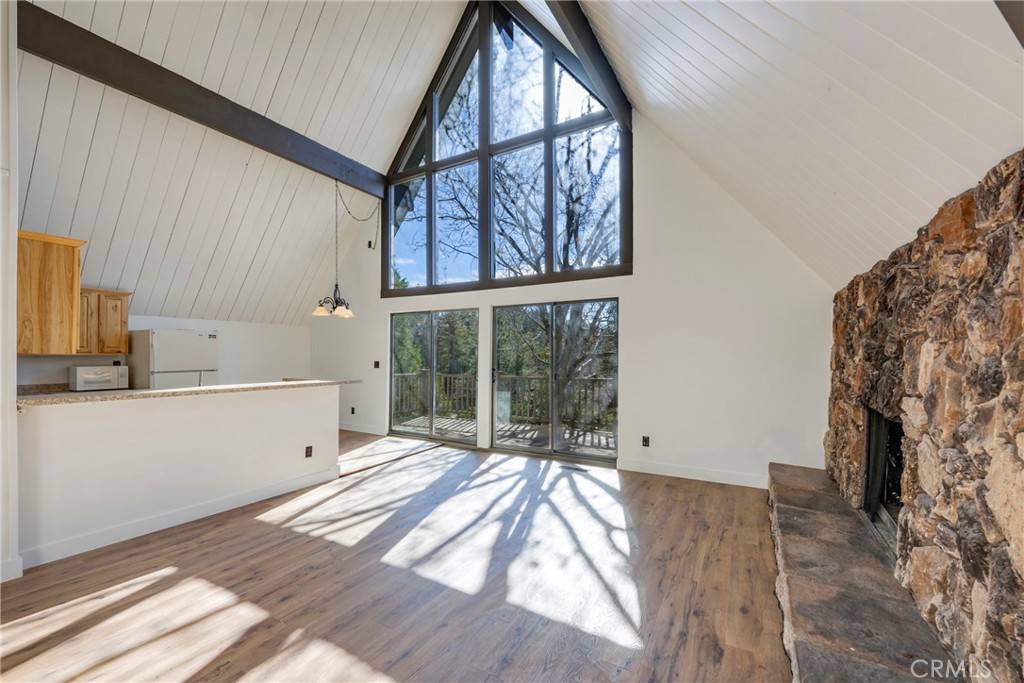 Lake Arrowhead, CA 92352,743 Rhine RD