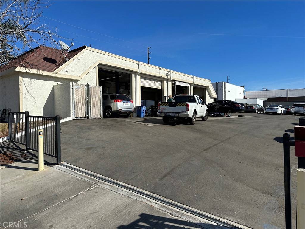 La Habra, CA 90631,420 E Whittier BLVD