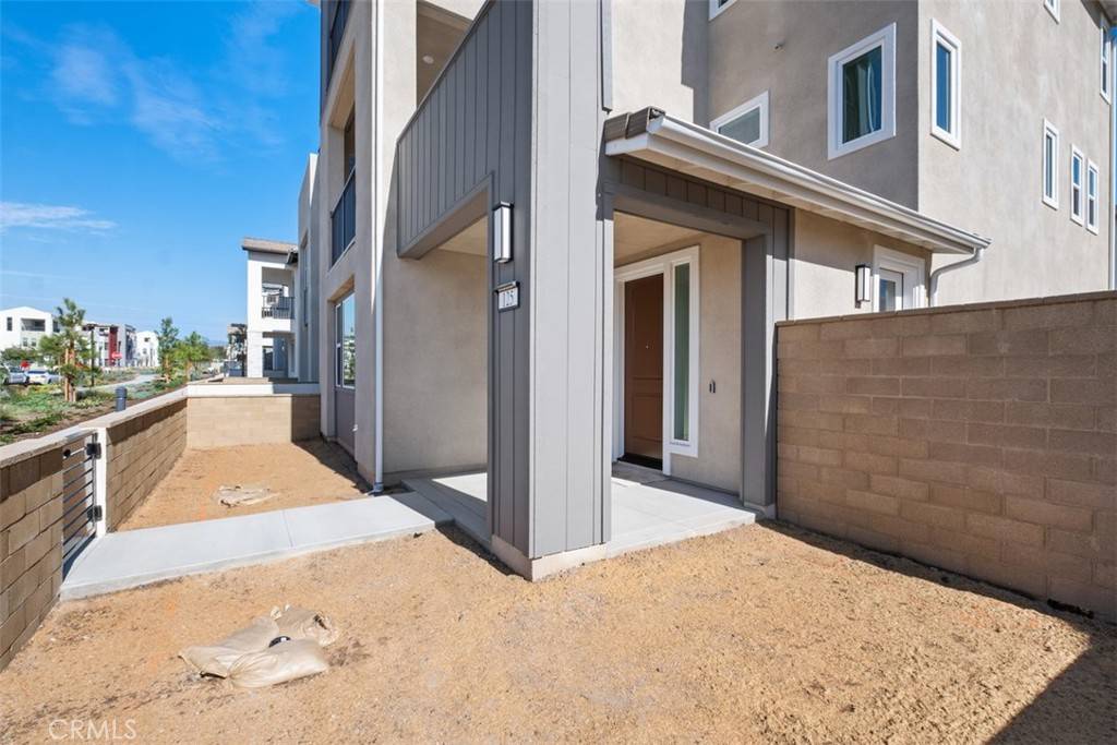 Irvine, CA 92618,125 Seep