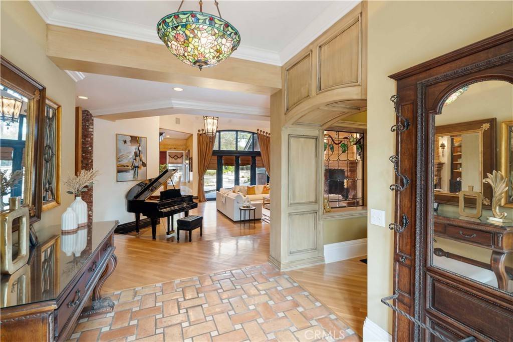 Fullerton, CA 92835,3210 Las Faldas DR