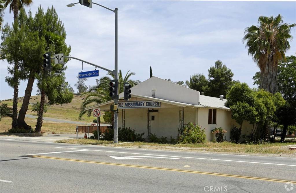 Lake Elsinore, CA 92530,30830 Riverside DR