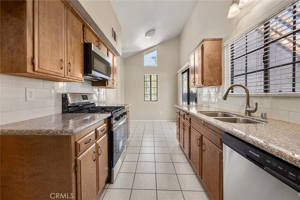 Placentia, CA 92870,102 Kauai LN