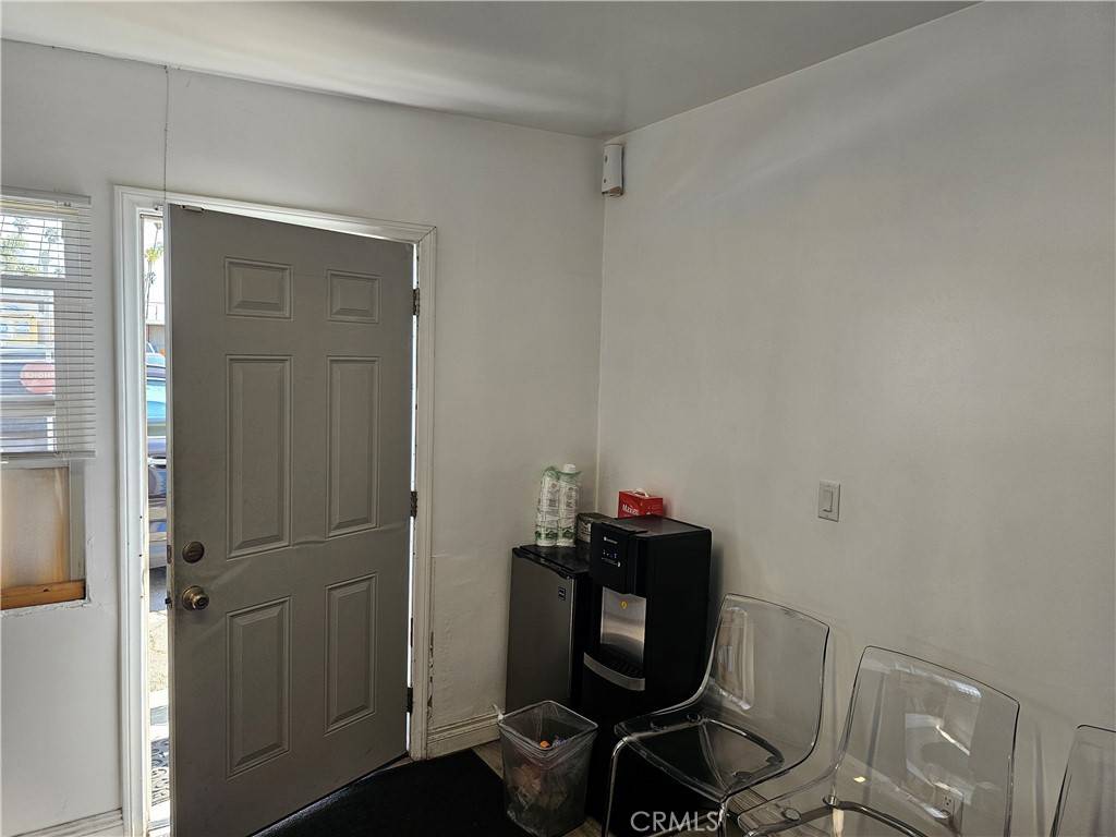 Los Angeles, CA 90008,2320 W Vernon AVE
