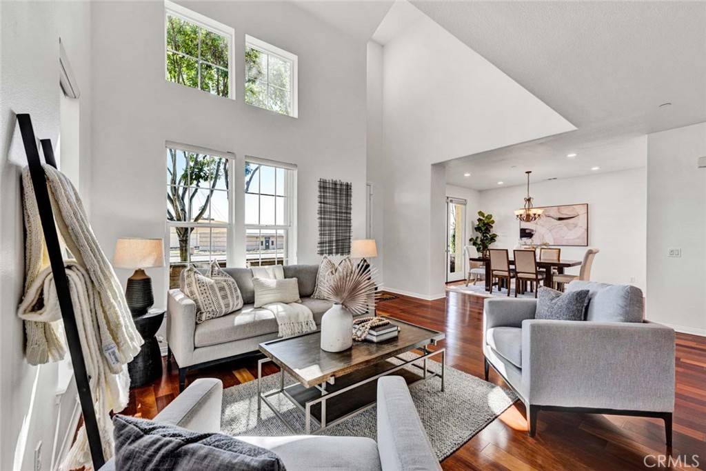 Tustin, CA 92782,1442 Valencia AVE