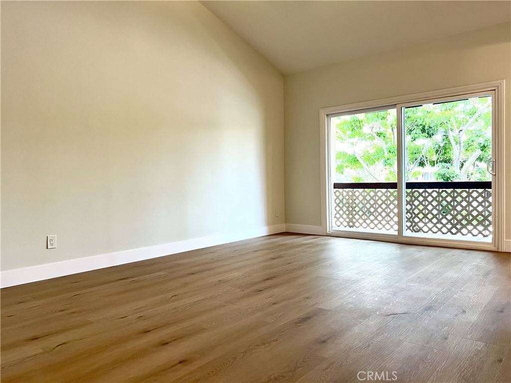 Orange, CA 92868,700 W. La Veta #A4