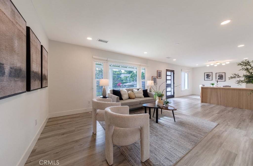 Fullerton, CA 92832,804 Lois LN
