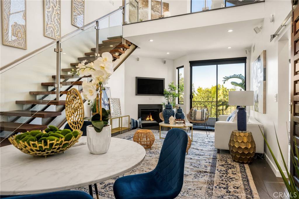 West Hollywood, CA 90048,660 N Sweetzer AVE #302