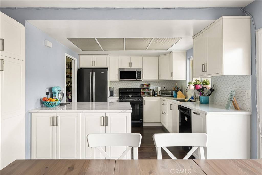 Westminster, CA 92683,10172 Cabo DR