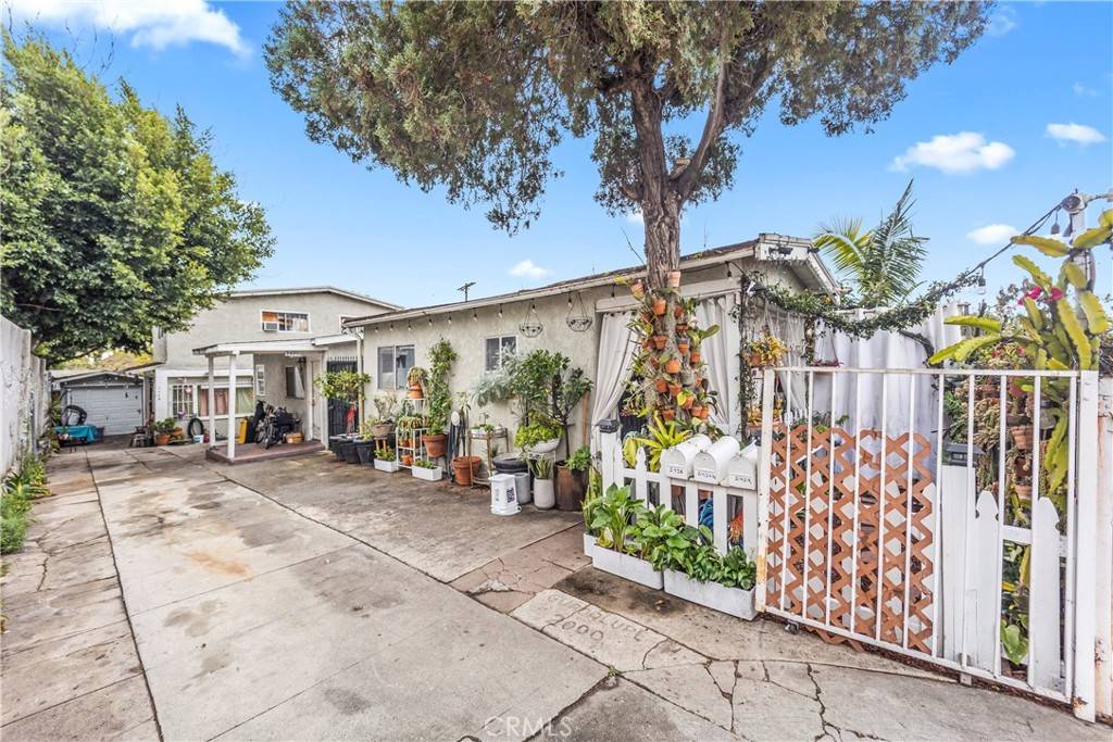 Los Angeles, CA 90016,2424 West BLVD