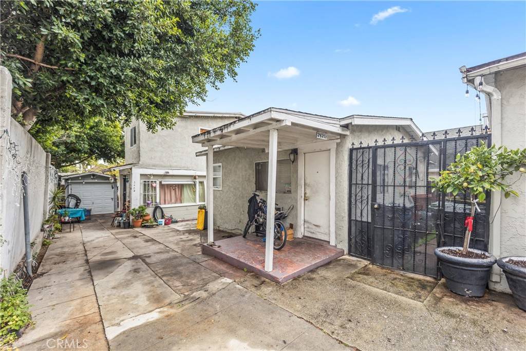 Los Angeles, CA 90016,2424 West BLVD