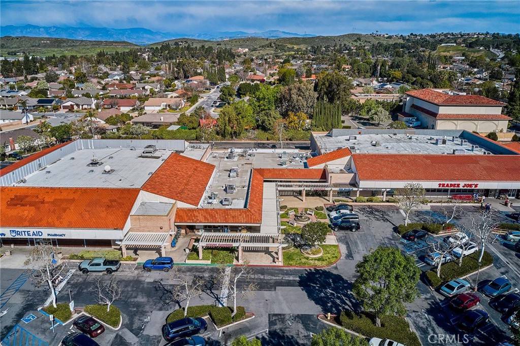 Thousand Oaks, CA 91360,409 E Avenida De Los Arboles