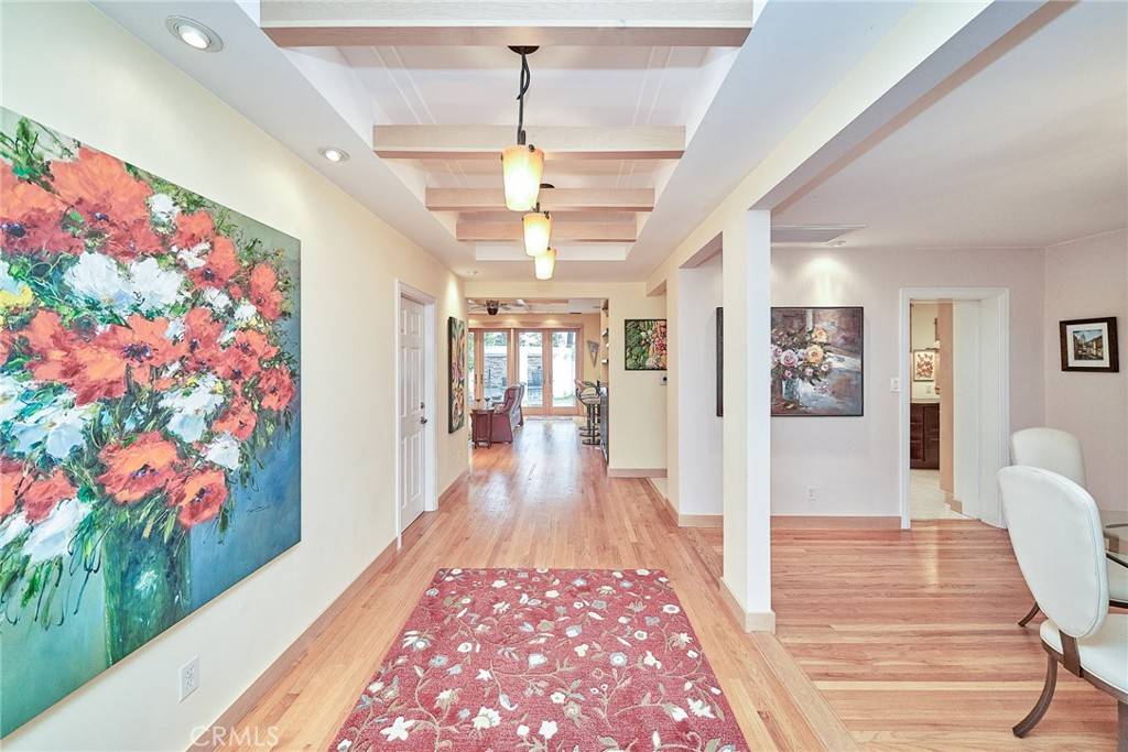 La Canada Flintridge, CA 91011,4464 Chevy Chase DR