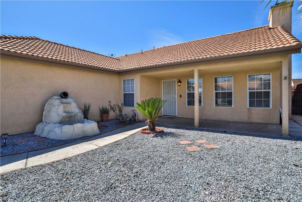 Highland, CA 92346,7448 Nye DR