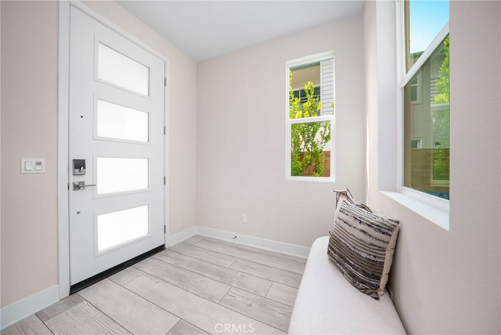 Irvine, CA 92618,130 Chorus