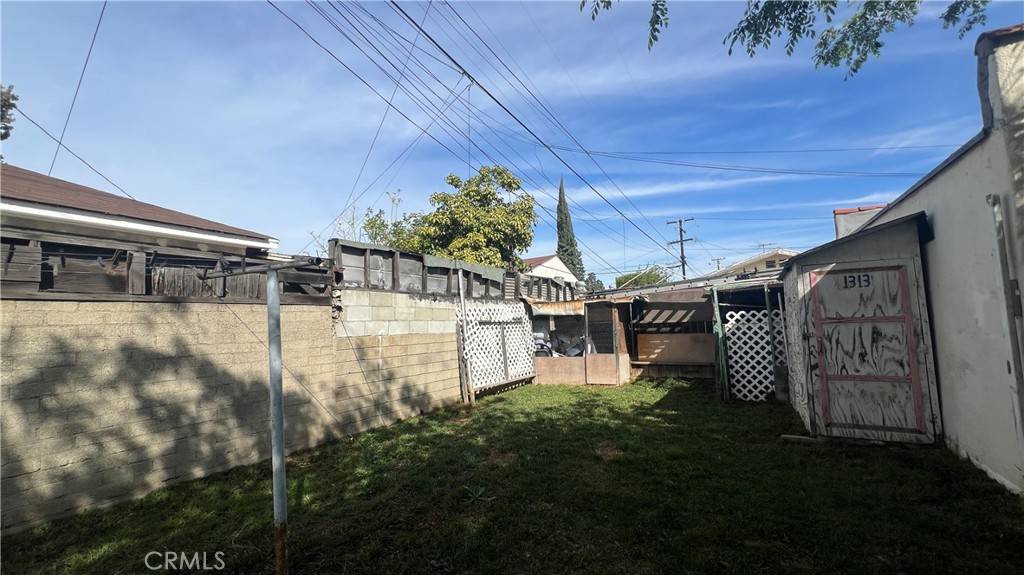 East Los Angeles, CA 90022,1313 S Woods AVE