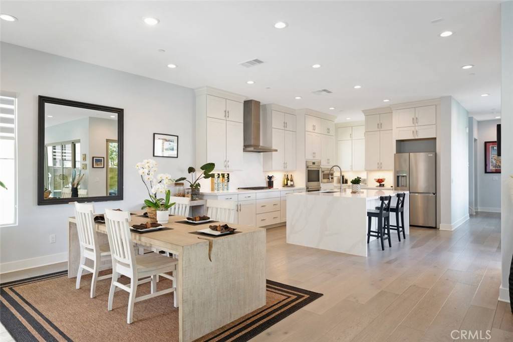 Irvine, CA 92618,135 Bosal