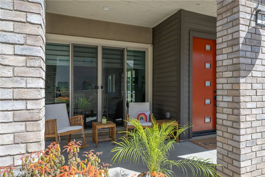 Irvine, CA 92618,135 Bosal