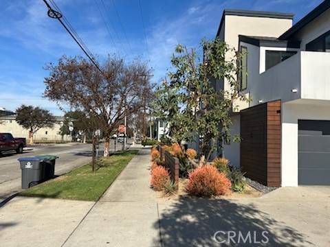 Santa Ana, CA 92701,849 N Van Ness AVE